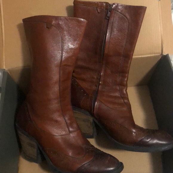 Boots - Picture 3 of 8